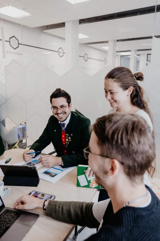Social Media Marketing bei einem Kundentermin